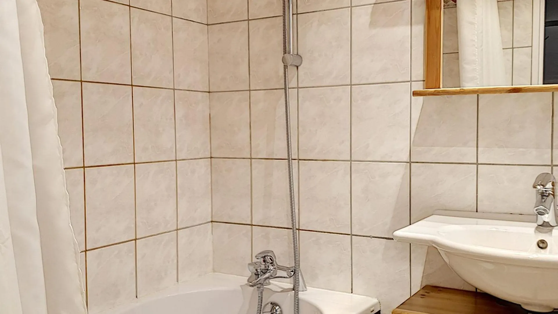 公寓 Confortable 2 Pieces Cabine, Val D'Isere - Pied Des Pistes, Balcon Sud, 6 Pers, Local A Ski - Fr-1-518-3